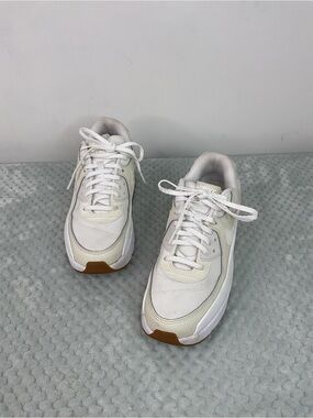 Nike Women’s Air Max 90 LV8 Platform Sneakers Size 9